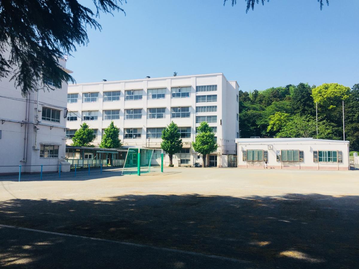 岡津小学校まで徒歩約6分