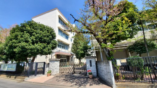横浜市立上菅田中学校まで徒歩約9分
